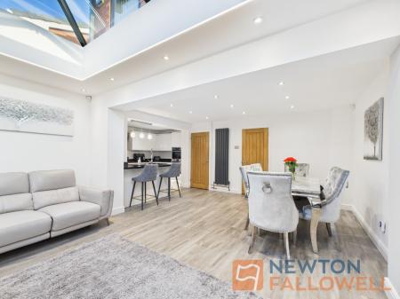 3 bedroom Detached house for sale in Rowan Drive, Essington, WV11