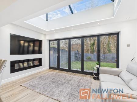 3 bedroom Detached house for sale in Rowan Drive, Essington, WV11