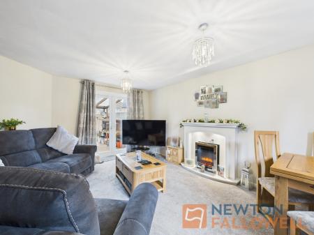 3 bedroom Semi-detached house for sale in Thornbury Road, Walsall, WS2