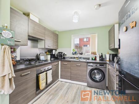 4 bedroom Semi-detached house for sale in Razorbill Way, Walsall, WS3