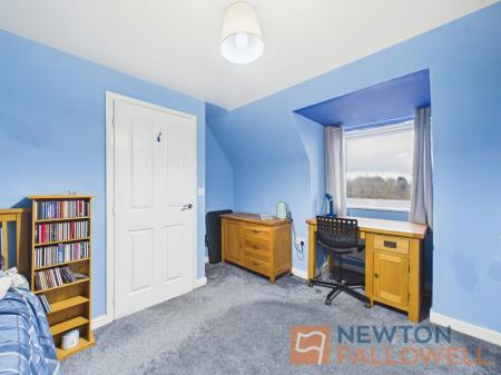 4 bedroom Semi-detached house for sale in Razorbill Way, Walsall, WS3