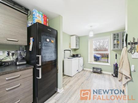 4 bedroom Semi-detached house for sale in Razorbill Way, Walsall, WS3