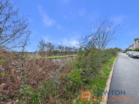 4 bedroom Semi-detached house for sale in Razorbill Way, Walsall, WS3