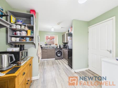 4 bedroom Semi-detached house for sale in Razorbill Way, Walsall, WS3