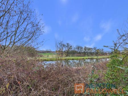 4 bedroom Semi-detached house for sale in Razorbill Way, Walsall, WS3