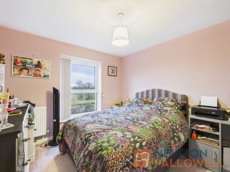 4 bedroom Semi-detached house for sale in Razorbill Way, Walsall, WS3