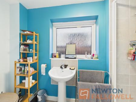 4 bedroom Semi-detached house for sale in Razorbill Way, Walsall, WS3