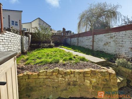 2 bedroom Terraced House to let in Borneo Street, Butts, Walsall, WS4