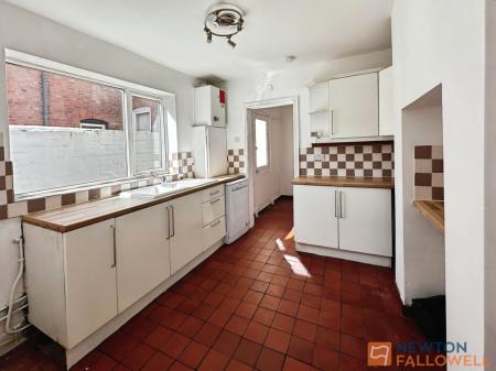 2 bedroom Terraced House to let in Borneo Street, Butts, Walsall, WS4