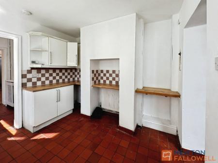 2 bedroom Terraced House to let in Borneo Street, Butts, Walsall, WS4