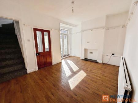 2 bedroom Terraced House to let in Borneo Street, Butts, Walsall, WS4