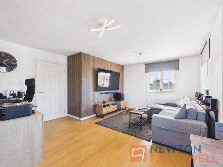 2 bedroom Apartment for sale in Walker Road, Bloxwich, WS3