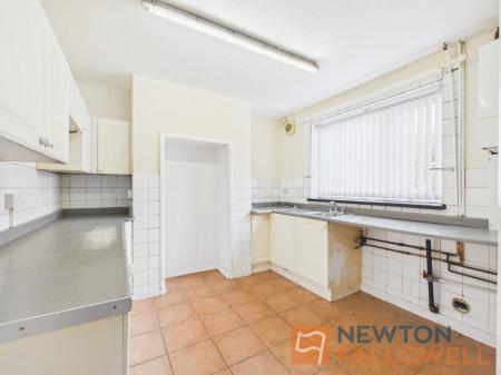 3 bedroom Semi-detached house for sale in Higgins Avenue, Bilston, Wolverhampton, WV14