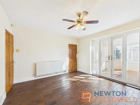 3 bedroom Semi-detached house for sale in Higgins Avenue, Bilston, Wolverhampton, WV14