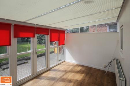 3 bedroom Semi-detached house to let in Sterndale Road, Birmingham, B42