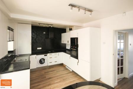 3 bedroom Semi-detached house to let in Sterndale Road, Birmingham, B42