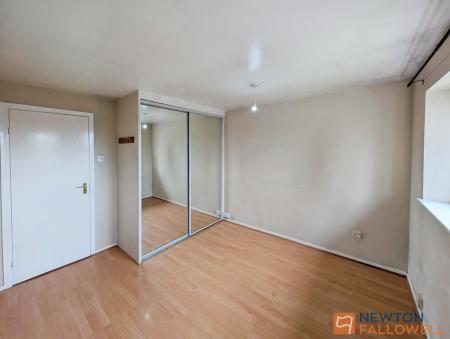 2 bedroom Semi-detached house to let in Snowdon Way, Wolverhampton, WV10