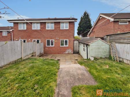 2 bedroom Semi-detached house to let in Snowdon Way, Wolverhampton, WV10