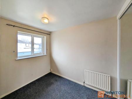 2 bedroom Semi-detached house to let in Snowdon Way, Wolverhampton, WV10