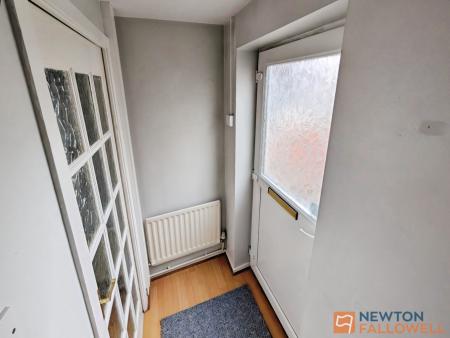 2 bedroom Semi-detached house to let in Snowdon Way, Wolverhampton, WV10