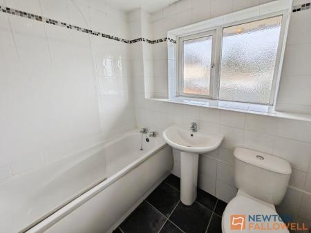 2 bedroom Semi-detached house to let in Snowdon Way, Wolverhampton, WV10