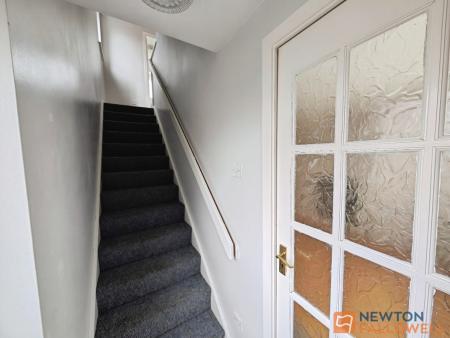 2 bedroom Semi-detached house to let in Snowdon Way, Wolverhampton, WV10