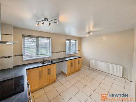 2 bedroom Semi-detached house to let in Snowdon Way, Wolverhampton, WV10