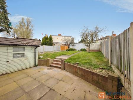 2 bedroom Semi-detached house to let in Snowdon Way, Wolverhampton, WV10