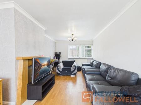 3 bedroom Terraced House to let in Rhys Thomas Close, Willenhall, WV12