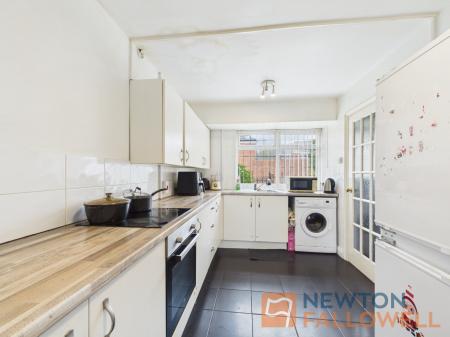 3 bedroom Terraced House to let in Rhys Thomas Close, Willenhall, WV12