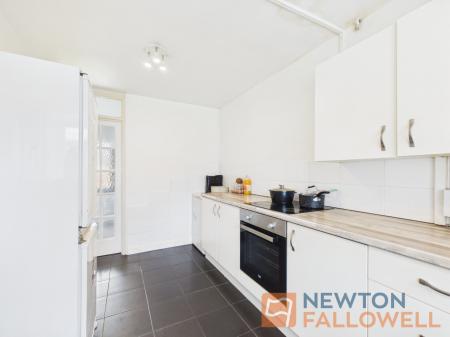 3 bedroom Terraced House to let in Rhys Thomas Close, Willenhall, WV12