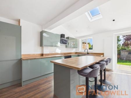 3 bedroom End of terrace house for sale in Archer Road, Walsall, WS3