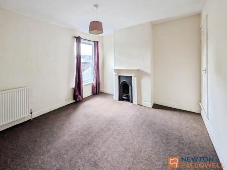 3 bedroom Terraced House to let in Cecil Street, Butts, Walsall, WS4