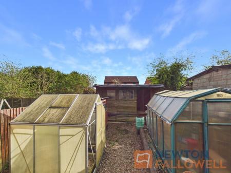 3 bedroom Semi-detached house for sale in Higgins Avenue, Bilston, WV14