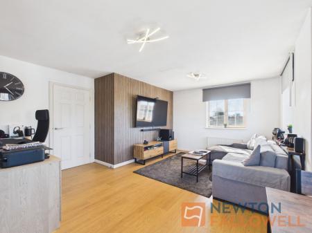 2 bedroom Flat for sale in Walker Road, Walsall, WS3