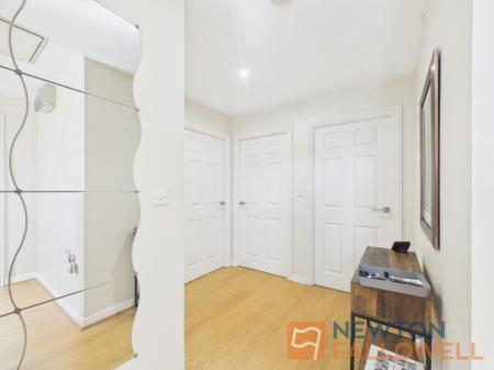 2 bedroom Flat for sale in Walker Road, Walsall, WS3