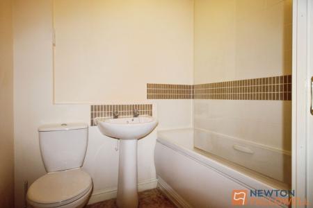 2 bedroom Flat for sale in Newhome Way, Walsall, WS3