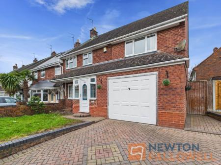 4 bedroom End of terrace house for sale in Kirkstall Crescent, Walsall, WS3