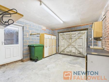 4 bedroom End of terrace house for sale in Kirkstall Crescent, Walsall, WS3