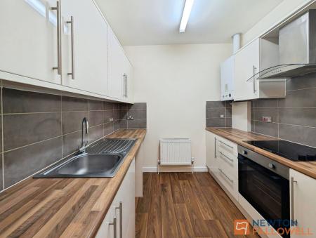 2 bedroom Flat to let in Elmore Row, Walsall, WS3