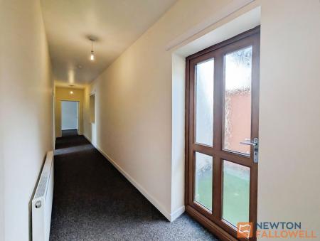 2 bedroom Flat to let in Elmore Row, Walsall, WS3