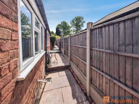3 bedroom Terraced House to let in Cecil Street, Walsall, WS4