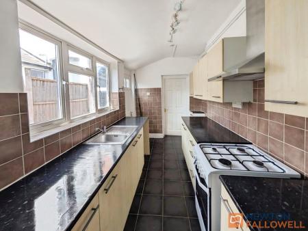 3 bedroom Terraced House to let in Cecil Street, Walsall, WS4