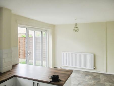 2 bedroom Terraced House to let in Harvesters Way, Willenhall, WV12