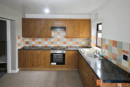 2 bedroom Terraced House to let in Broad Lane, Essington, WV11