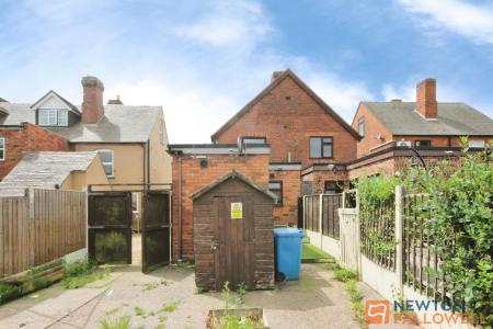 2 bedroom Terraced House to let in Broad Lane, Essington, WV11