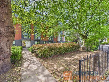 2 bedroom Flat for sale in Broadway, Walsall, WS1