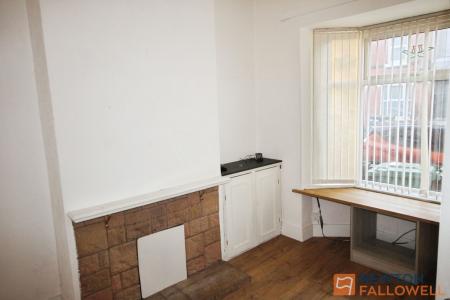 3 bedroom Terraced House to let in Cecil Street, Walsall, WS4