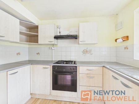 2 bedroom Flat to let in Ludlow Close, Willenhall, WV12
