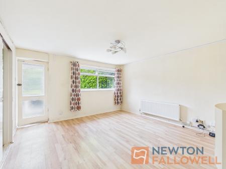 2 bedroom Flat to let in Ludlow Close, Willenhall, WV12
